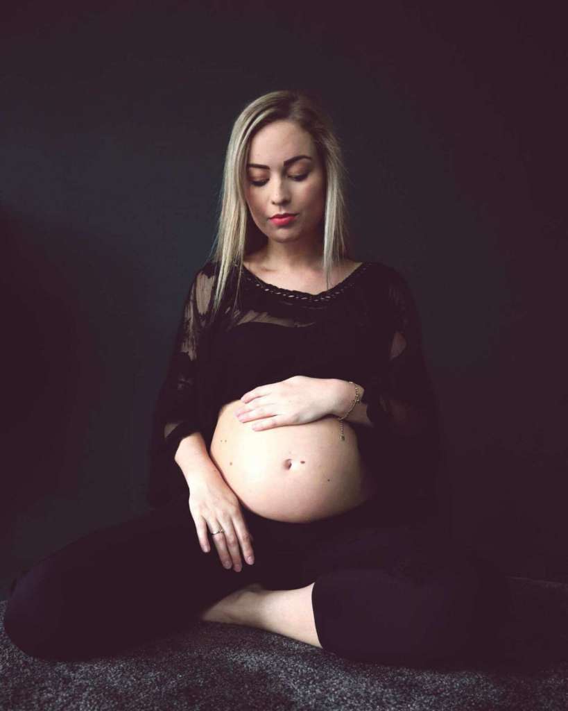 photo of a pregnant woman with depression